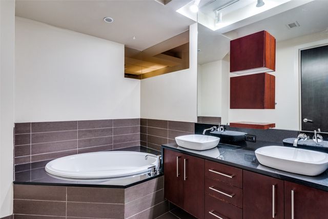 2600 W 7th Street 1311, Fort Worth, TX 76107