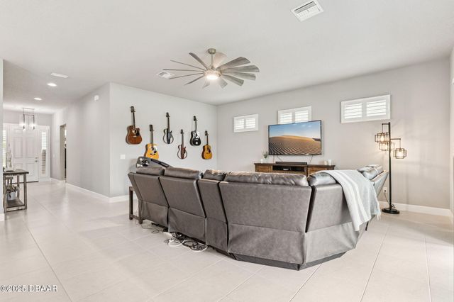 569 Mosaic Boulevard, Daytona Beach, FL 32124