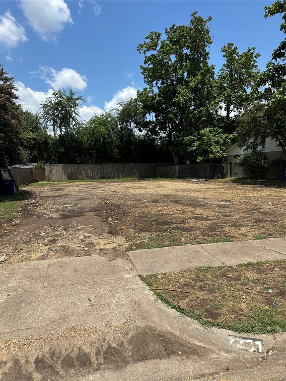 7231 Syracuse Drive, Dallas, TX 75214