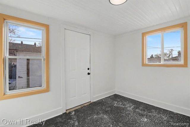 18428 Snowden Street, Detroit, MI 48235