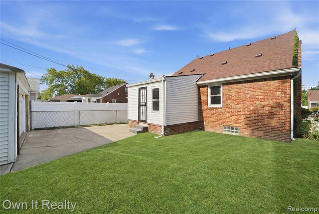 18428 Snowden Street, Detroit, MI 48235