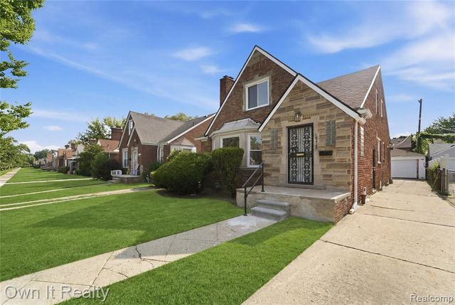 18428 Snowden Street, Detroit, MI 48235