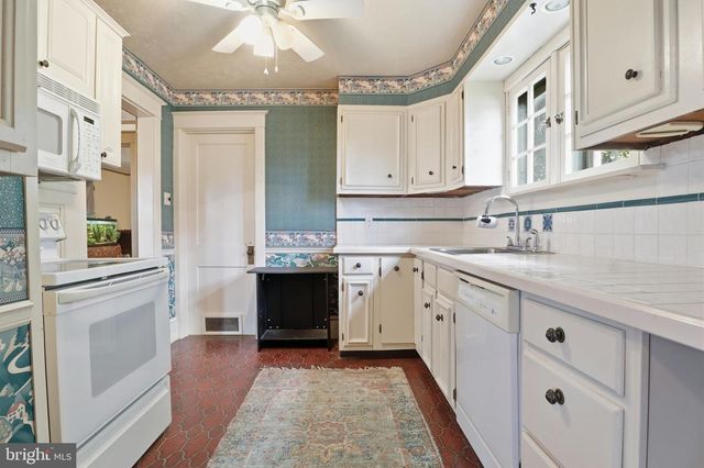 205 W MAPLEWOOD AVENUE, Mechanicsburg, PA 17055