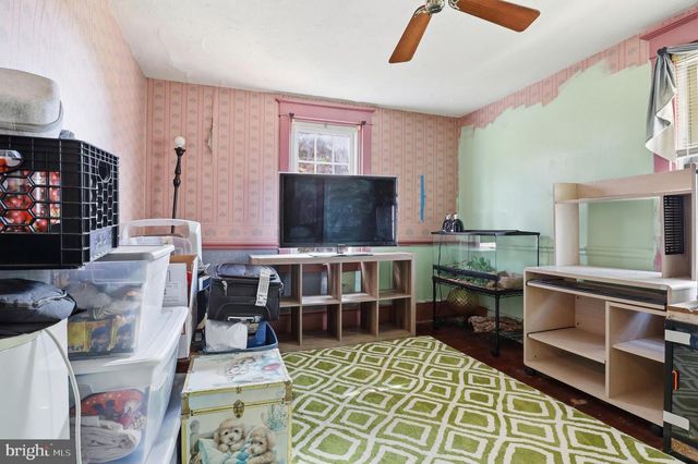 205 W MAPLEWOOD AVENUE, Mechanicsburg, PA 17055