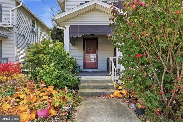 205 W MAPLEWOOD AVENUE, Mechanicsburg, PA 17055