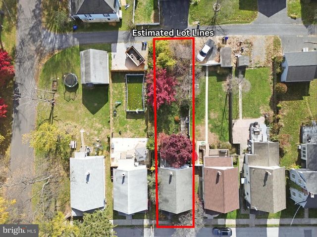 205 W MAPLEWOOD AVENUE, Mechanicsburg, PA 17055