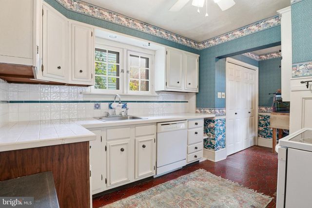 205 W MAPLEWOOD AVENUE, Mechanicsburg, PA 17055