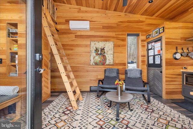 949 DUMPLING RUN RD, Moorefield, WV 26836