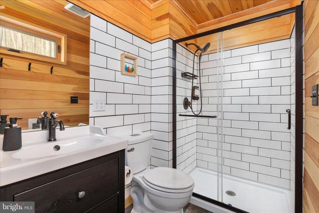 949 DUMPLING RUN RD, Moorefield, WV 26836