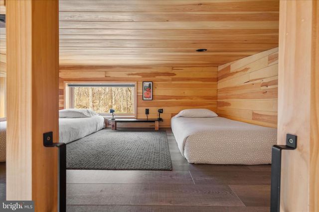 949 DUMPLING RUN RD, Moorefield, WV 26836