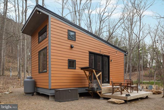 949 DUMPLING RUN RD, Moorefield, WV 26836