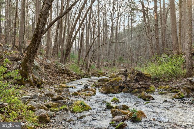 949 DUMPLING RUN RD, Moorefield, WV 26836