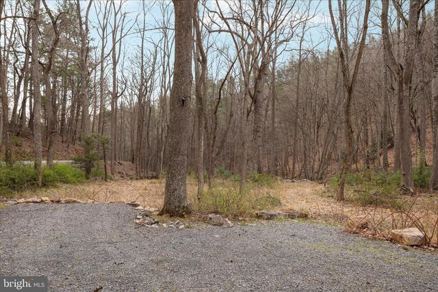 949 DUMPLING RUN RD, Moorefield, WV 26836