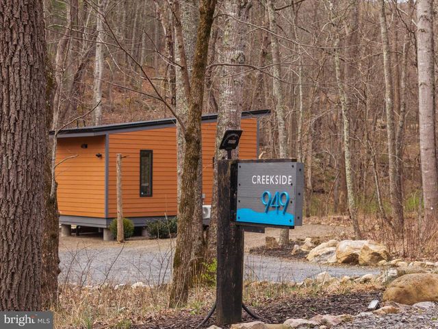 949 DUMPLING RUN RD, Moorefield, WV 26836