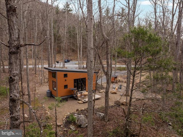 949 DUMPLING RUN RD, Moorefield, WV 26836