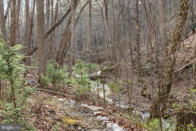 949 DUMPLING RUN RD, Moorefield, WV 26836