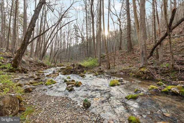 949 DUMPLING RUN RD, Moorefield, WV 26836