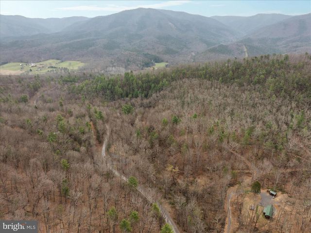 949 DUMPLING RUN RD, Moorefield, WV 26836