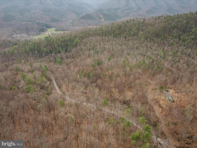 949 DUMPLING RUN RD, Moorefield, WV 26836