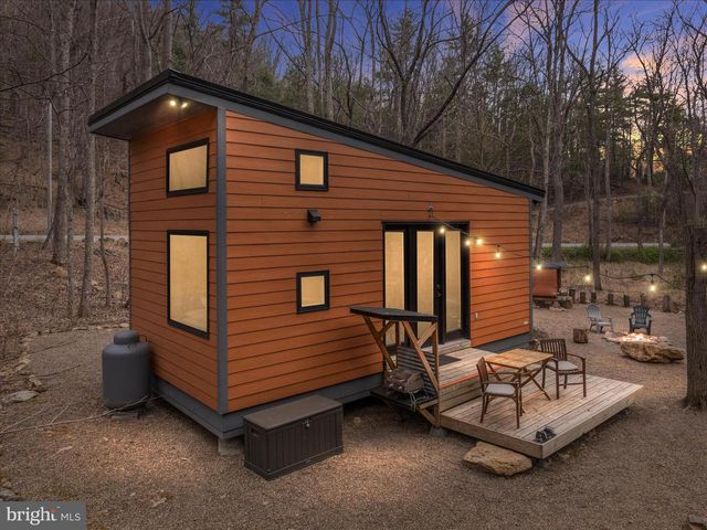 949 DUMPLING RUN RD, Moorefield, WV 26836