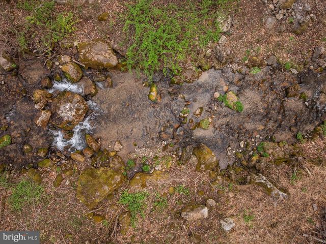 949 DUMPLING RUN RD, Moorefield, WV 26836