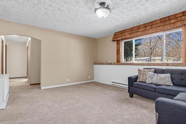 1704 207th Lane NE, East Bethel, MN 55011