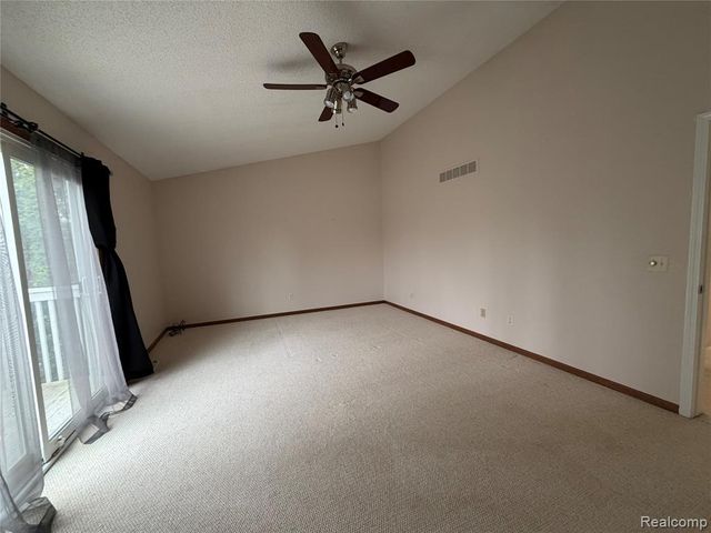 3290 Bennington Drive, Wixom, MI 48393