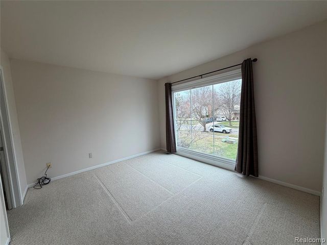 3290 Bennington Drive, Wixom, MI 48393