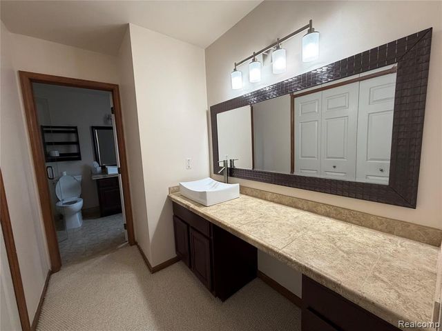 3290 Bennington Drive, Wixom, MI 48393