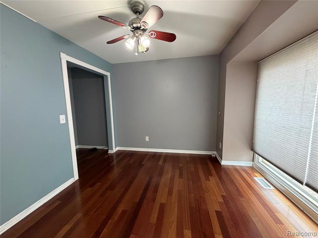 3290 Bennington Drive, Wixom, MI 48393