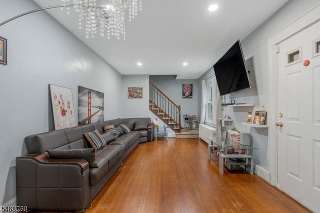 34 Rockview Ter, North Plainfield Boro, NJ 07060