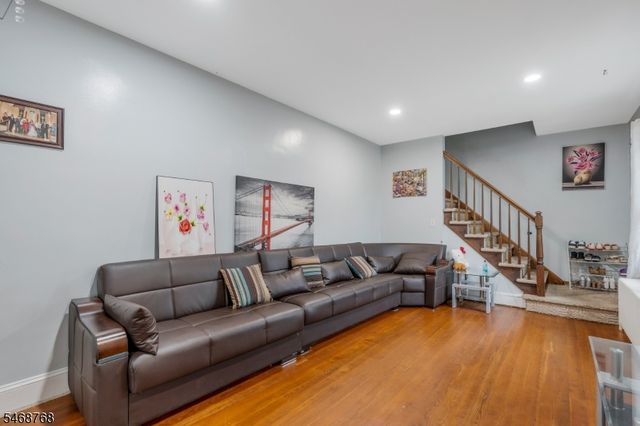 34 Rockview Ter, North Plainfield Boro, NJ 07060