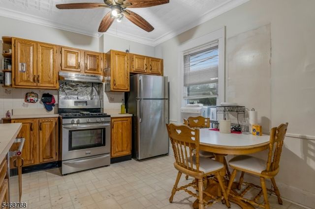 34 Rockview Ter, North Plainfield Boro, NJ 07060
