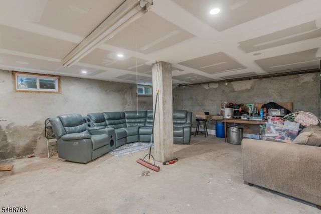 34 Rockview Ter, North Plainfield Boro, NJ 07060