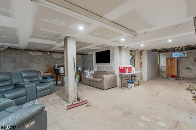 34 Rockview Ter, North Plainfield Boro, NJ 07060