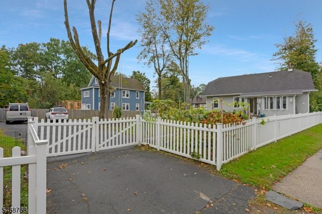 34 Rockview Ter, North Plainfield Boro, NJ 07060