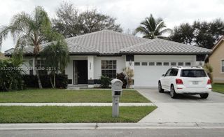 2444 Stonegate Dr, Wellington, FL 33414