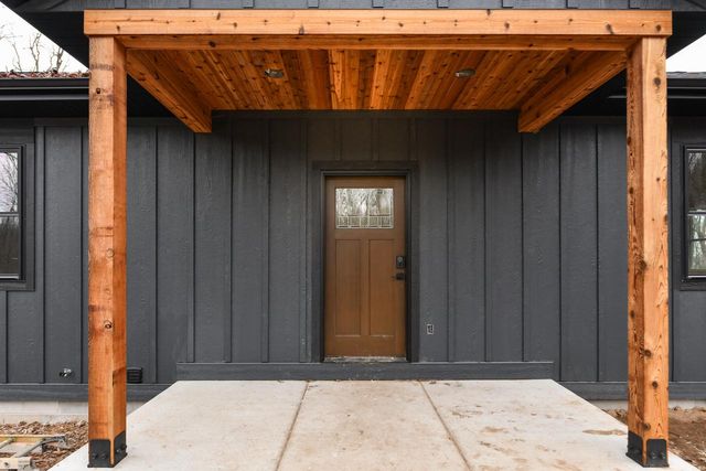 N6095 Johnson ROAD, Burlington, WI 53105