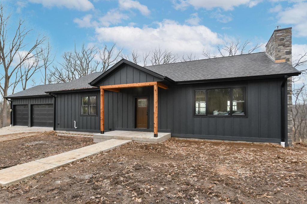 N6095 Johnson ROAD, Burlington, WI 53105