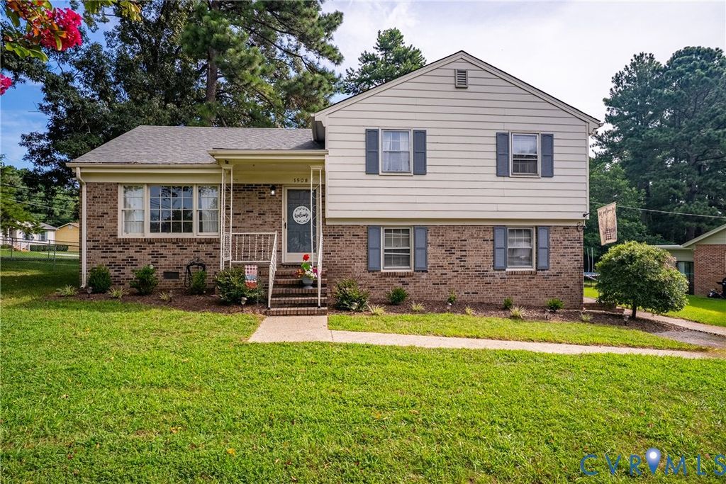 1508 W Tennessee Ave, Crewe, VA 23930