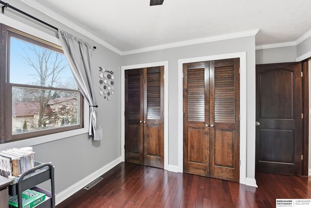 206 Bellevue Boulevard S, Bellevue, NE 68005