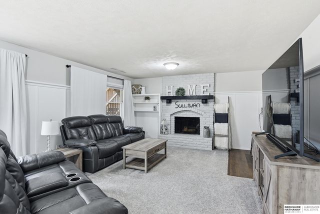 206 Bellevue Boulevard S, Bellevue, NE 68005