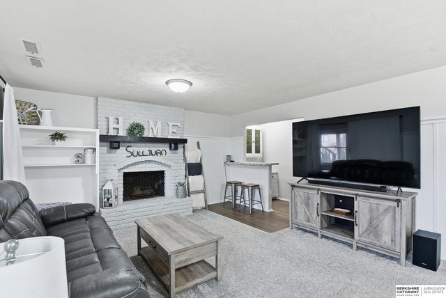 206 Bellevue Boulevard S, Bellevue, NE 68005