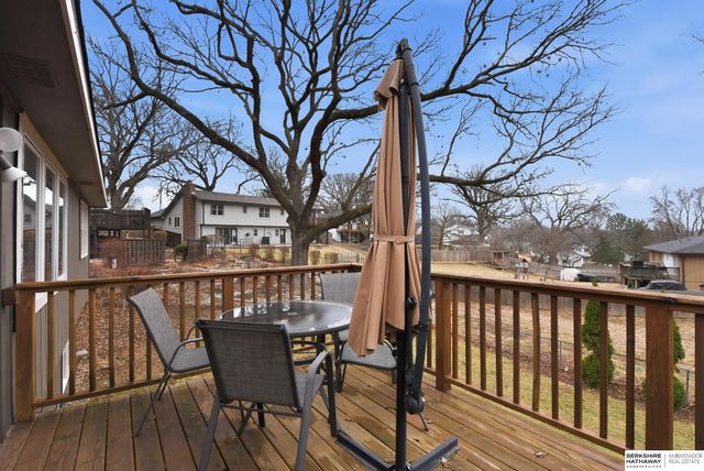 206 Bellevue Boulevard S, Bellevue, NE 68005