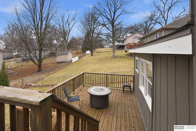 206 Bellevue Boulevard S, Bellevue, NE 68005