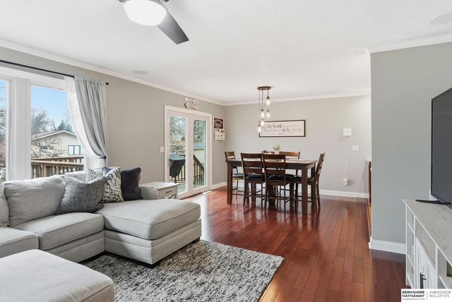206 Bellevue Boulevard S, Bellevue, NE 68005