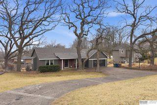 206 Bellevue Boulevard S, Bellevue, NE 68005