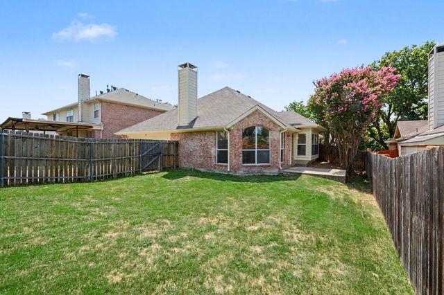 2033 Piedmont Drive, Lewisville, TX 75067