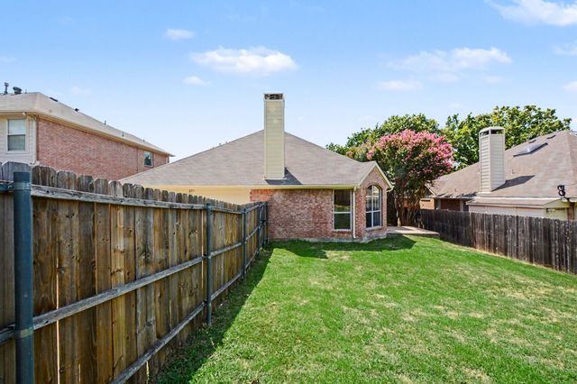 2033 Piedmont Drive, Lewisville, TX 75067