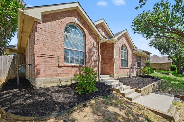 2033 Piedmont Drive, Lewisville, TX 75067